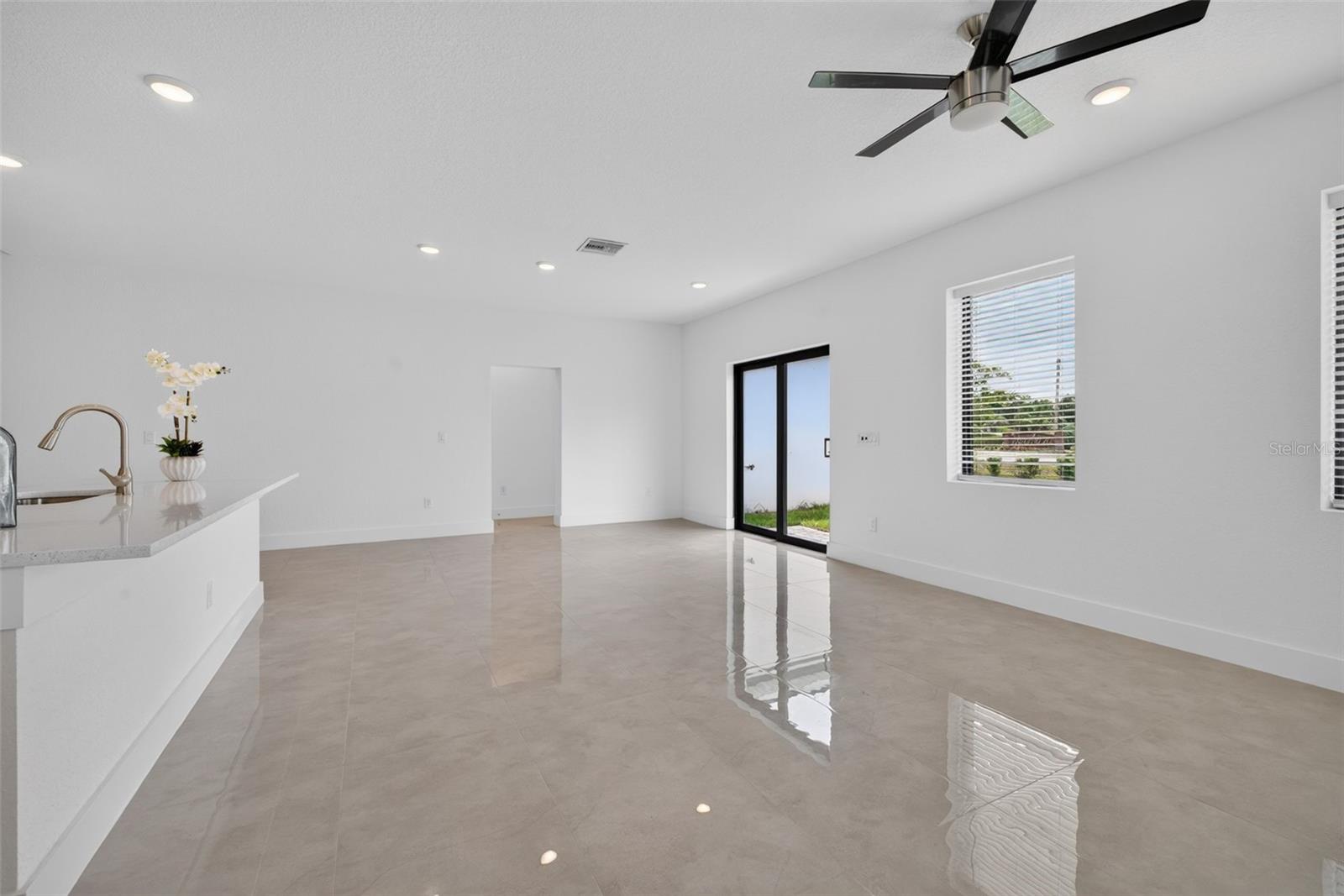 VILLA PASS - Residential Lease