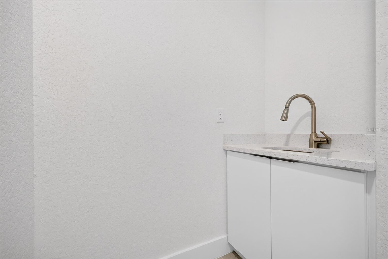 VILLA PASS - Residential Lease