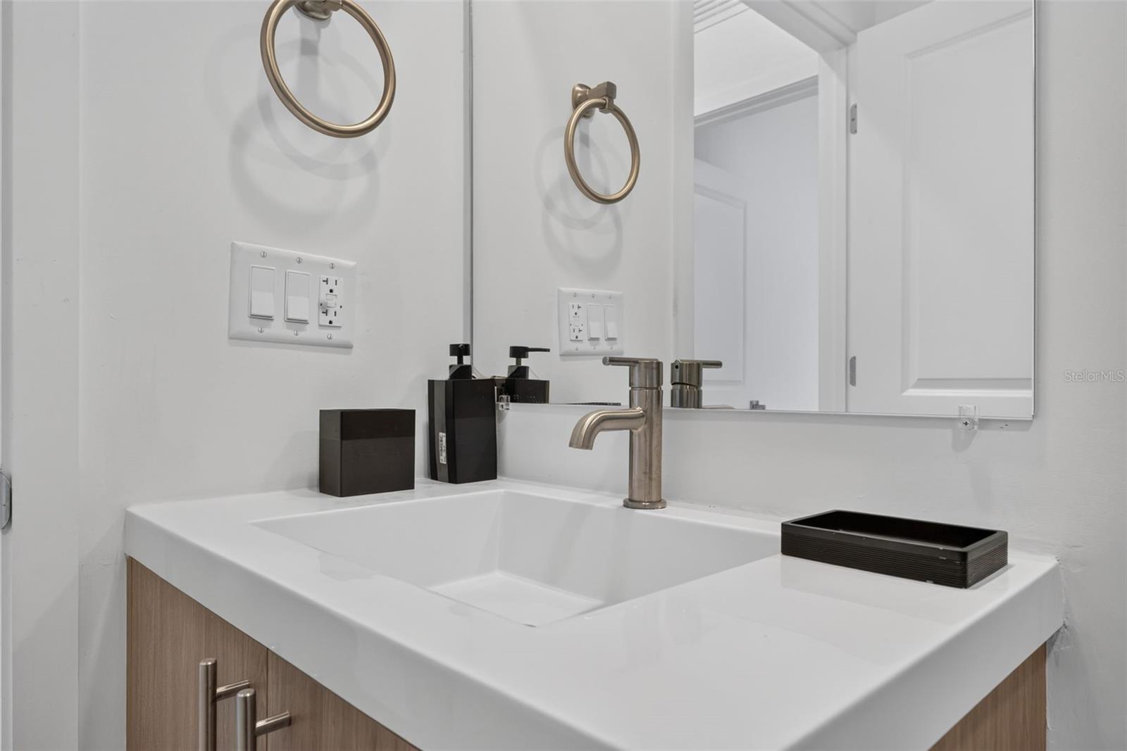 VILLA PASS - Residential Lease