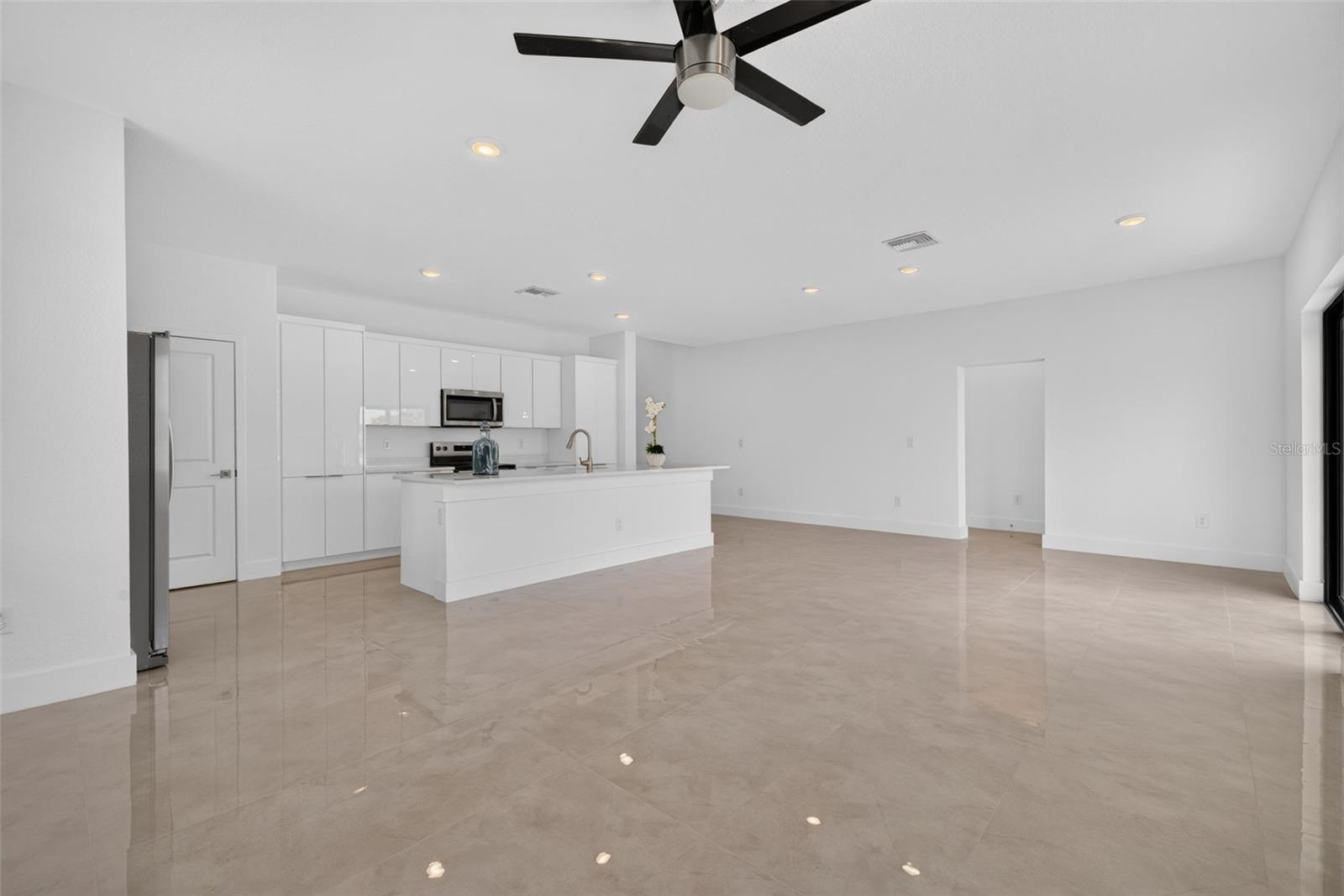 VILLA PASS - Residential Lease