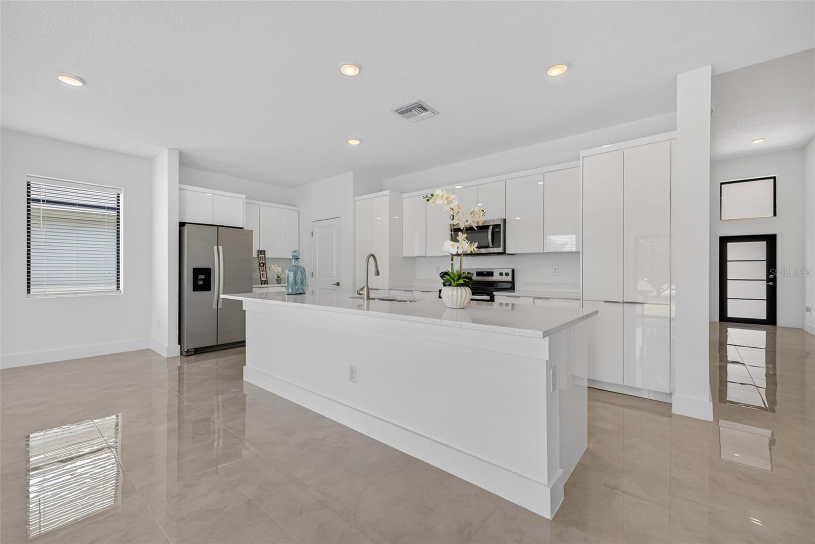 VILLA PASS - Residential Lease
