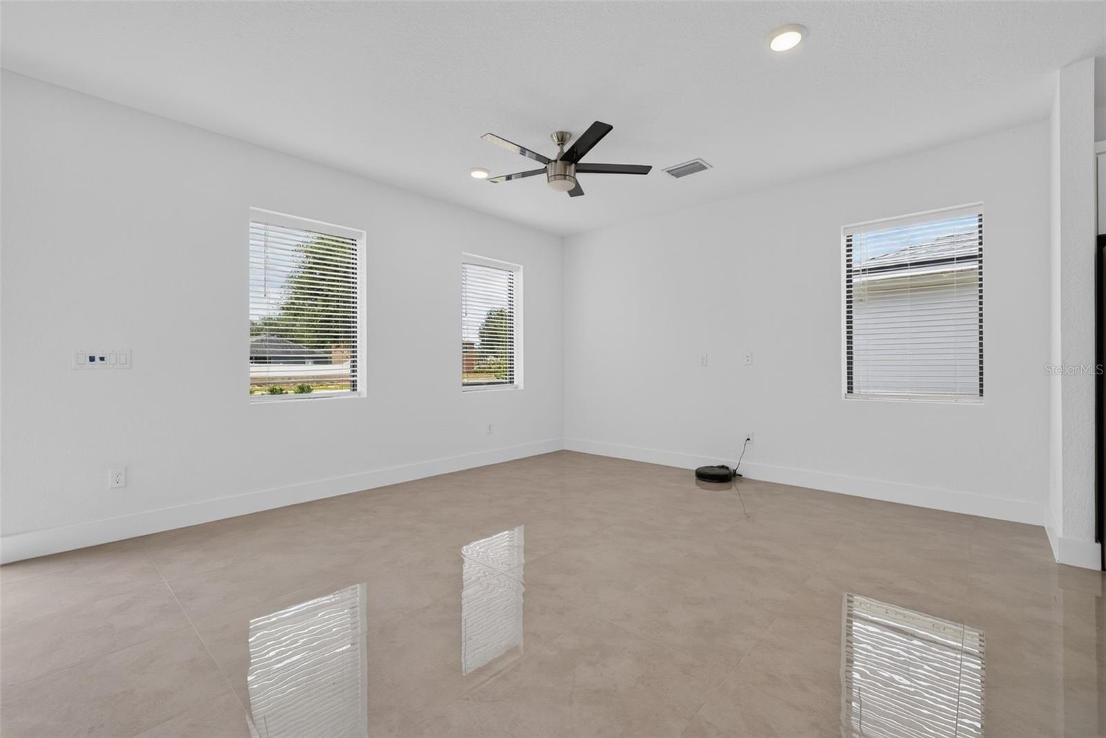 VILLA PASS - Residential Lease