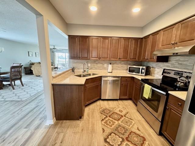 AVISTA OF PALM-AIRE - Residential Lease