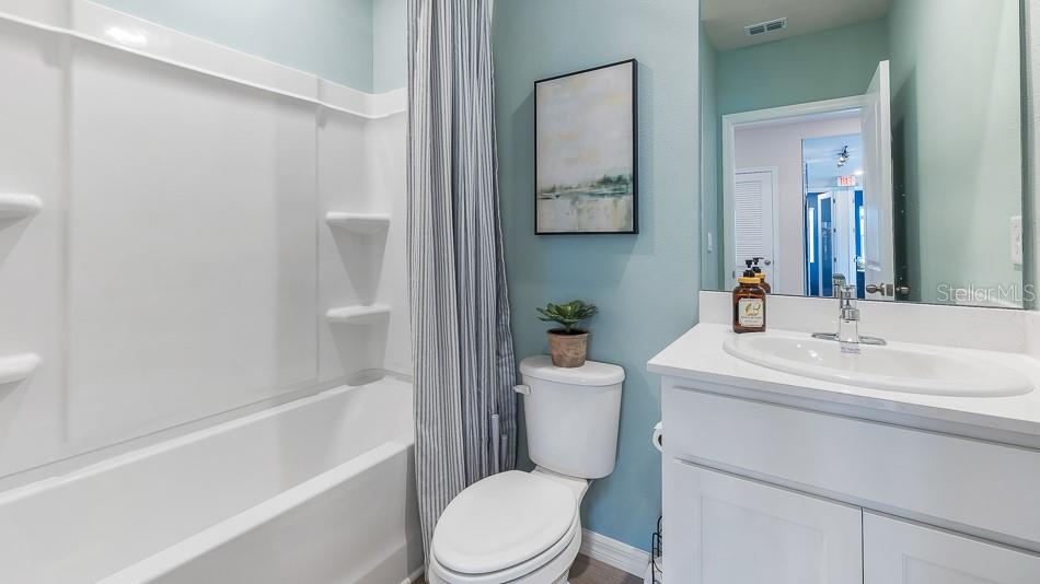 OAKFIELD LAKES - Residential