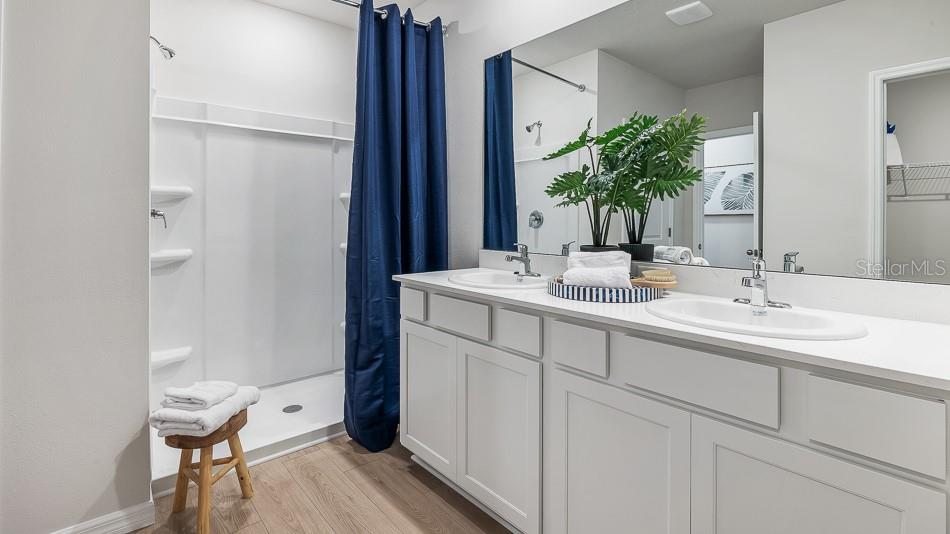 OAKFIELD LAKES - Residential