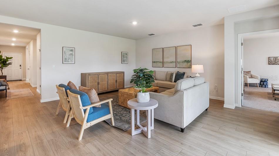 OAKFIELD LAKES - Residential