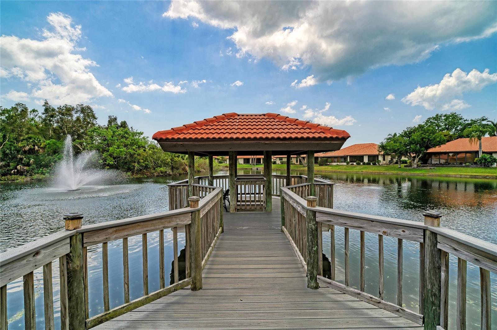 LAUREL HOLLOW - Residential