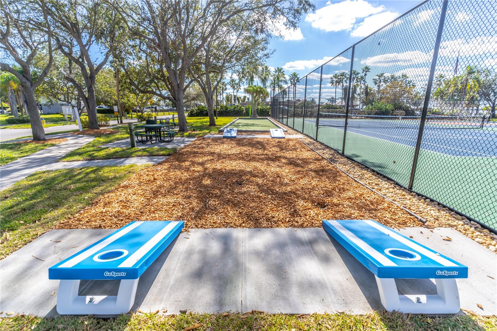 ISLAND RESORT AT MARINERS CLUB - Residential