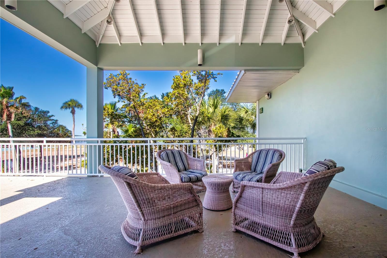 ISLAND RESORT AT MARINERS CLUB - Residential