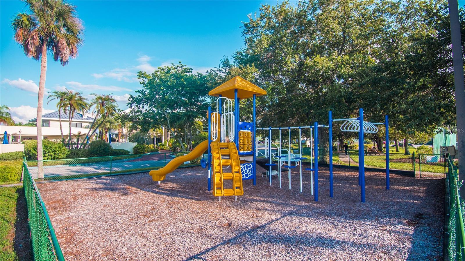 ISLAND RESORT AT MARINERS CLUB - Residential