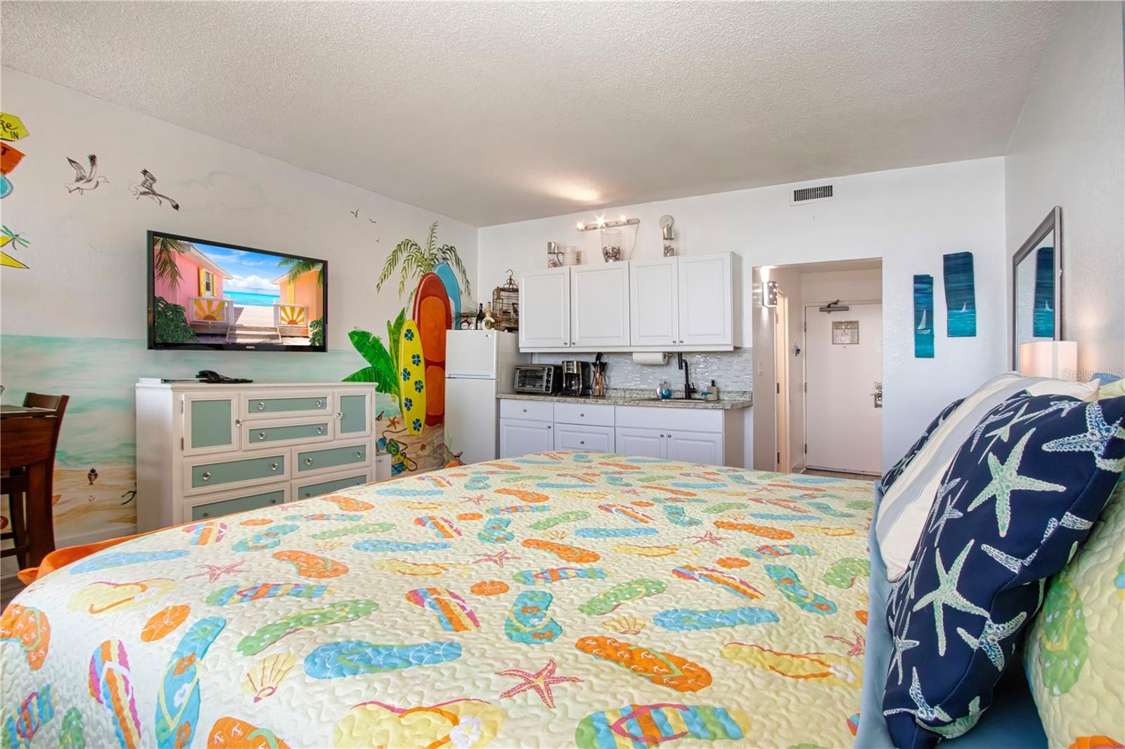ISLAND RESORT AT MARINERS CLUB - Residential
