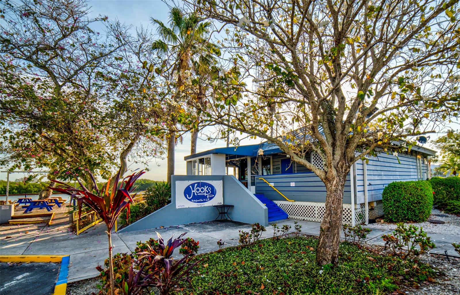 ISLAND RESORT AT MARINERS CLUB - Residential