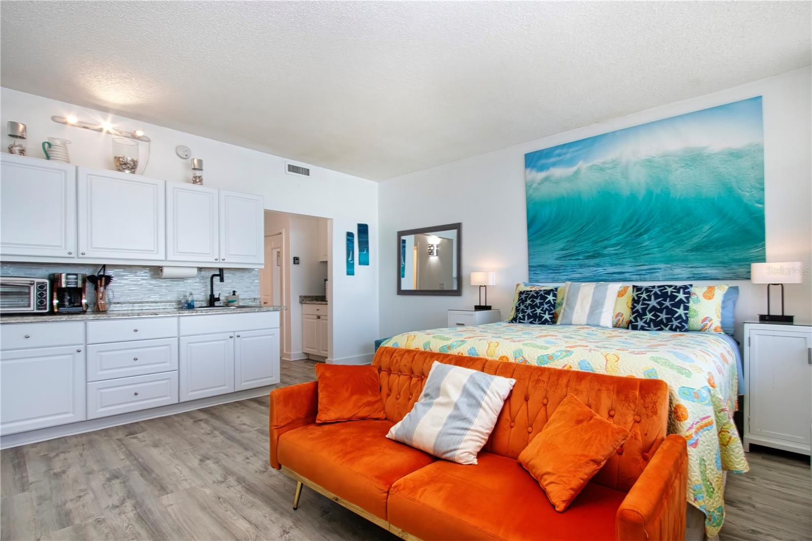 ISLAND RESORT AT MARINERS CLUB - Residential