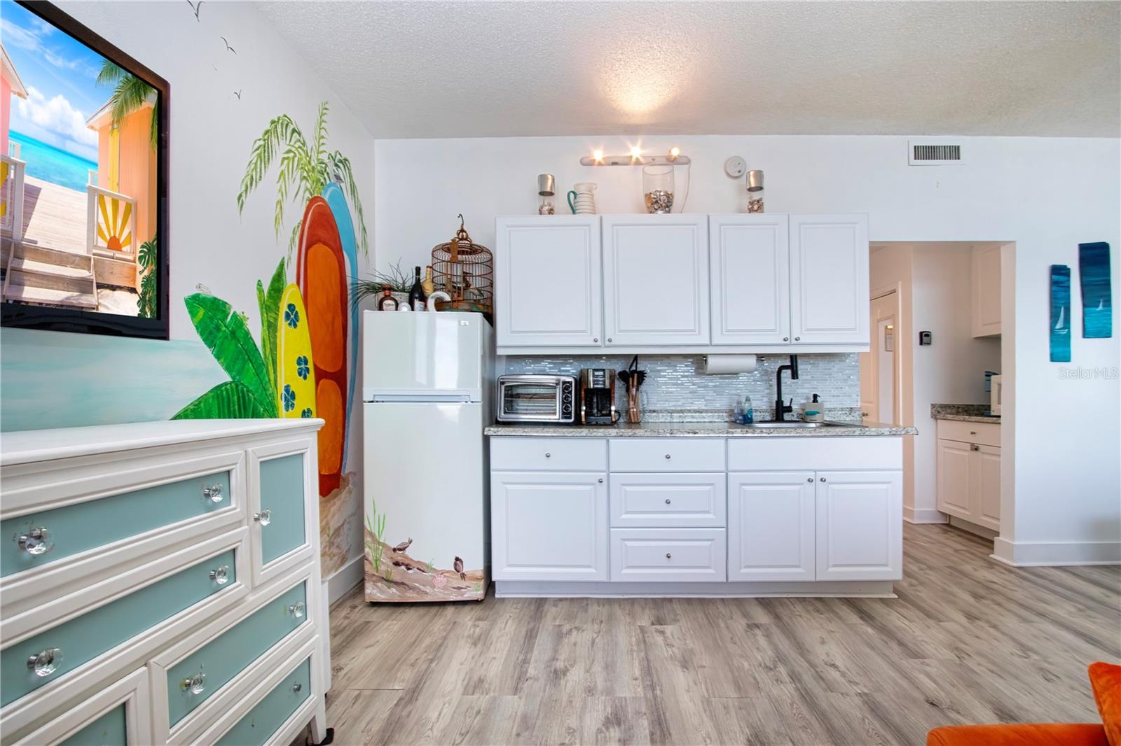 ISLAND RESORT AT MARINERS CLUB - Residential