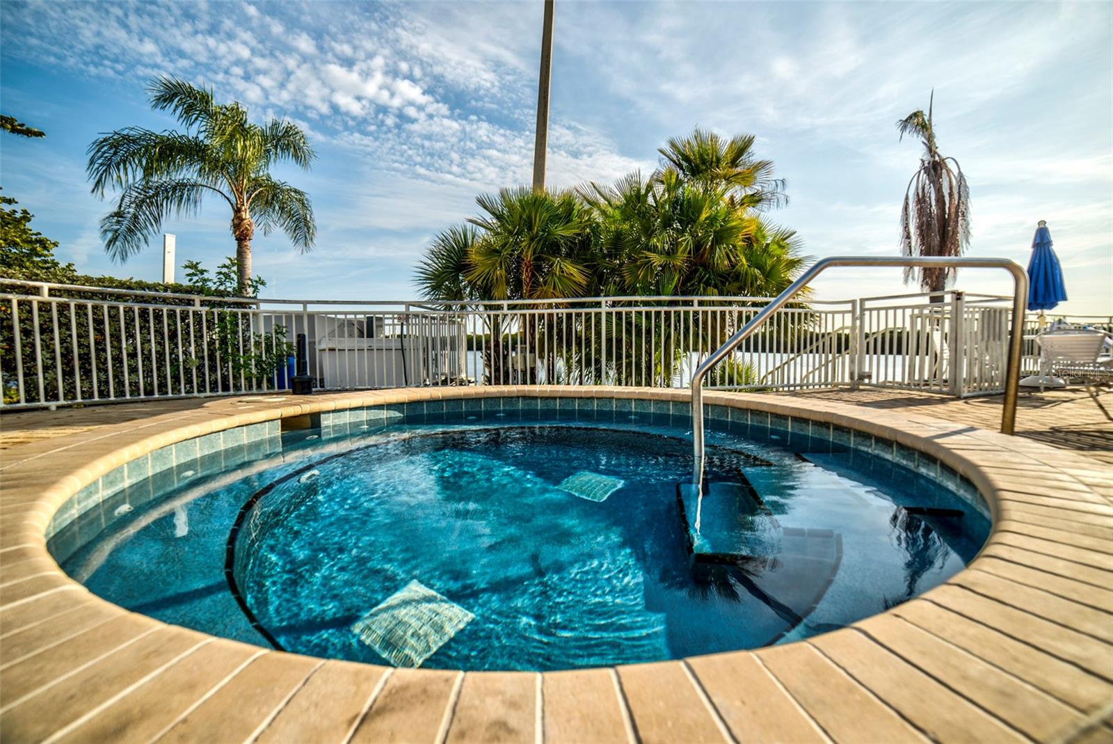 ISLAND RESORT AT MARINERS CLUB - Residential