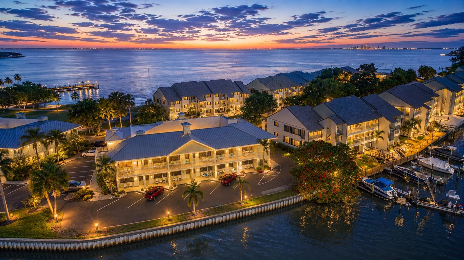 ISLAND RESORT AT MARINERS CLUB - Residential