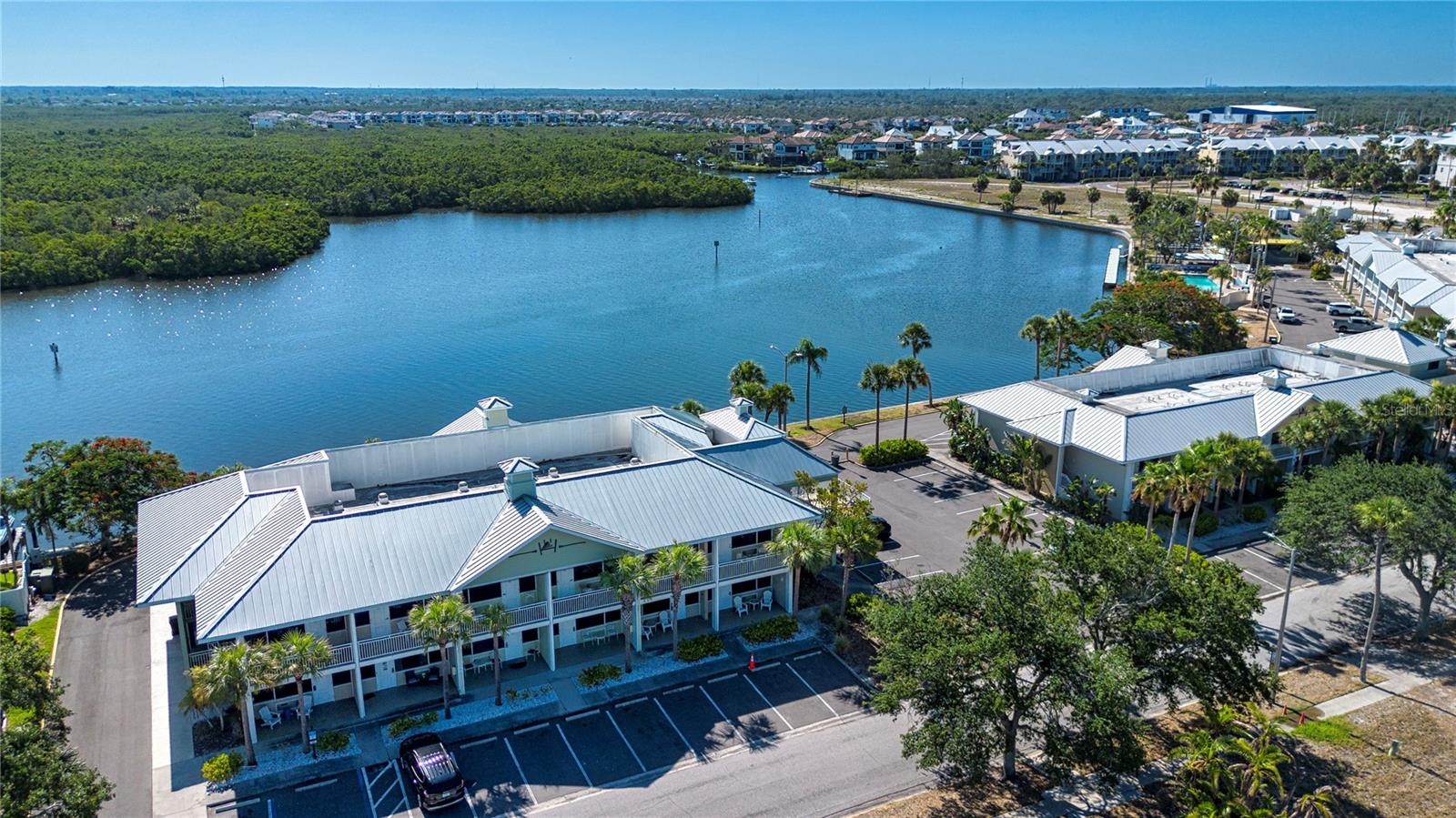 ISLAND RESORT AT MARINERS CLUB - Residential