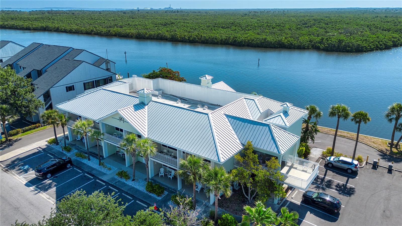 ISLAND RESORT AT MARINERS CLUB - Residential