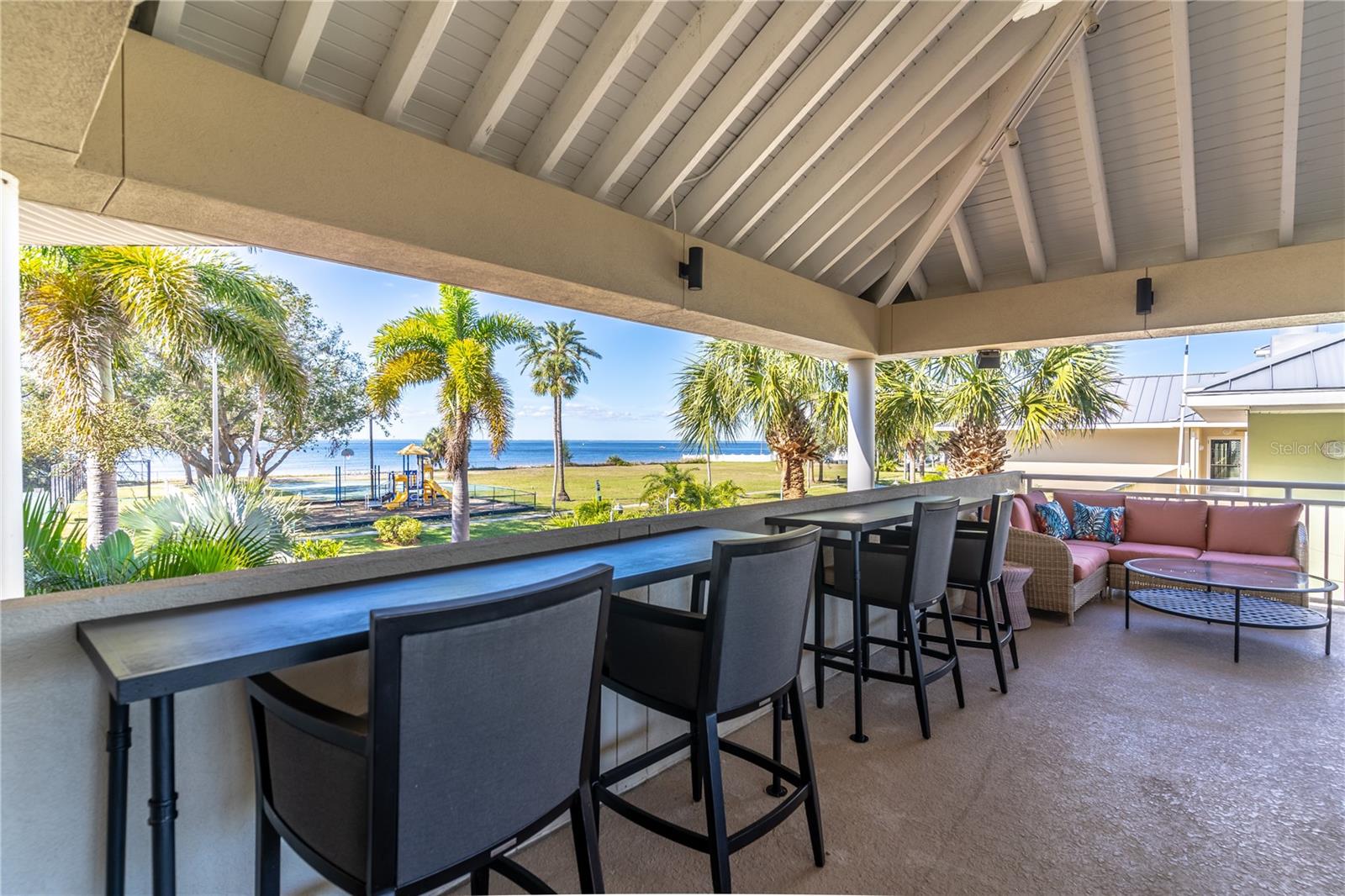 ISLAND RESORT AT MARINERS CLUB - Residential