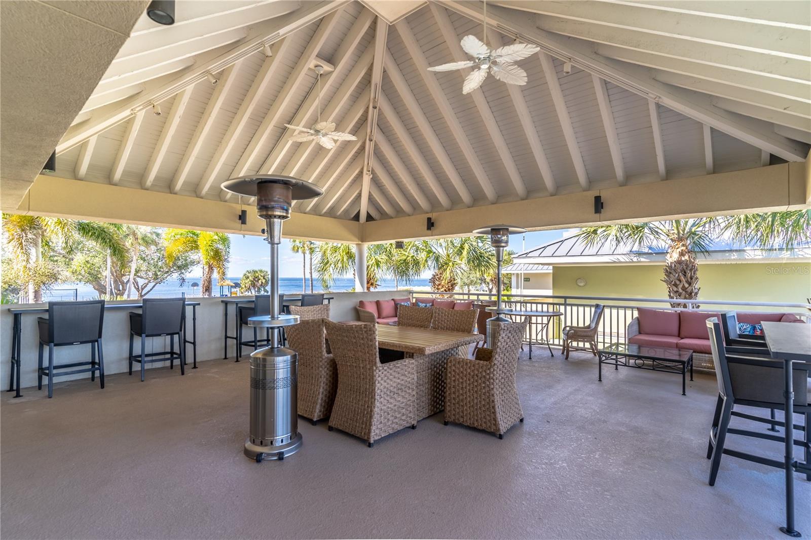 ISLAND RESORT AT MARINERS CLUB - Residential