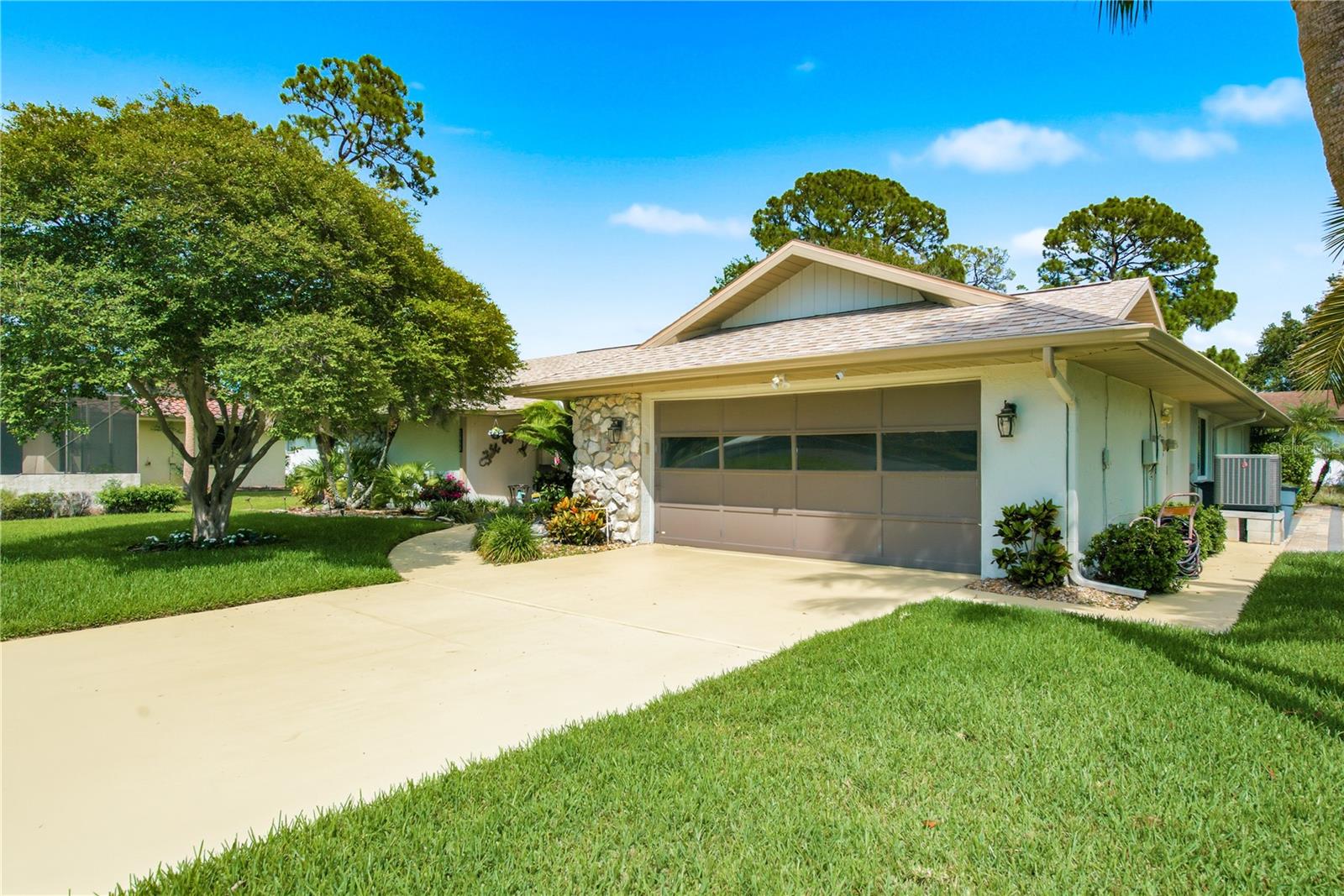 GULF HARBORS WOODLANDS - Residential