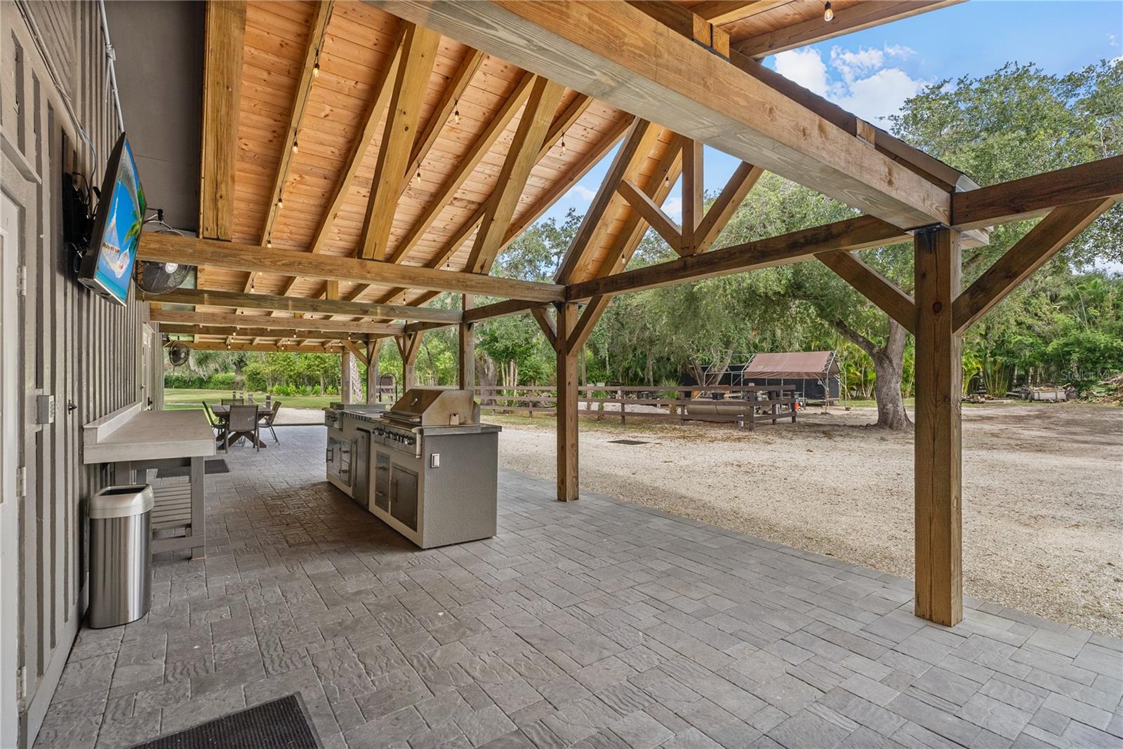 SADDLE CREEK - Residential