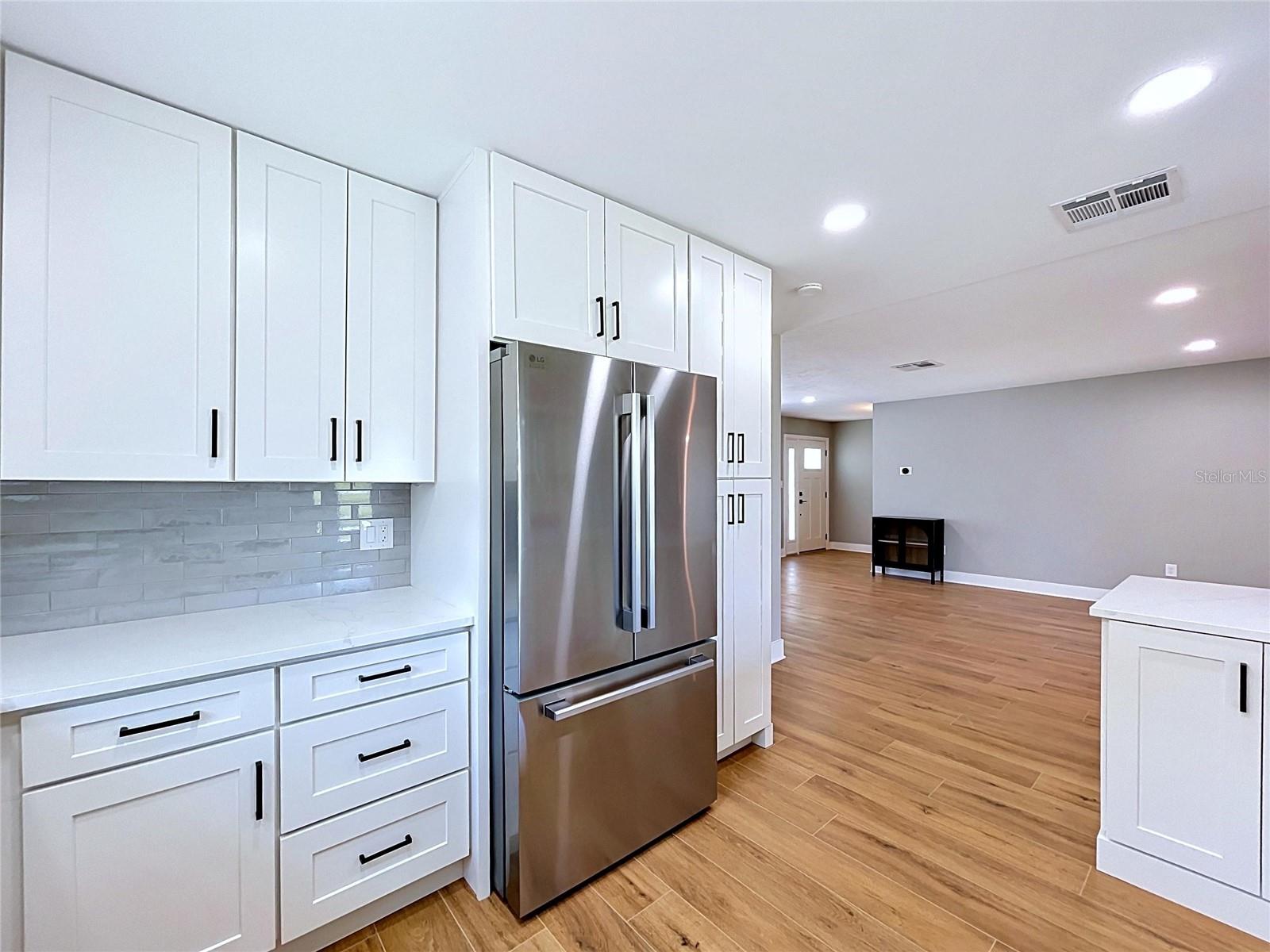 BAYWOOD VILLAGE SEC 4 - Residential