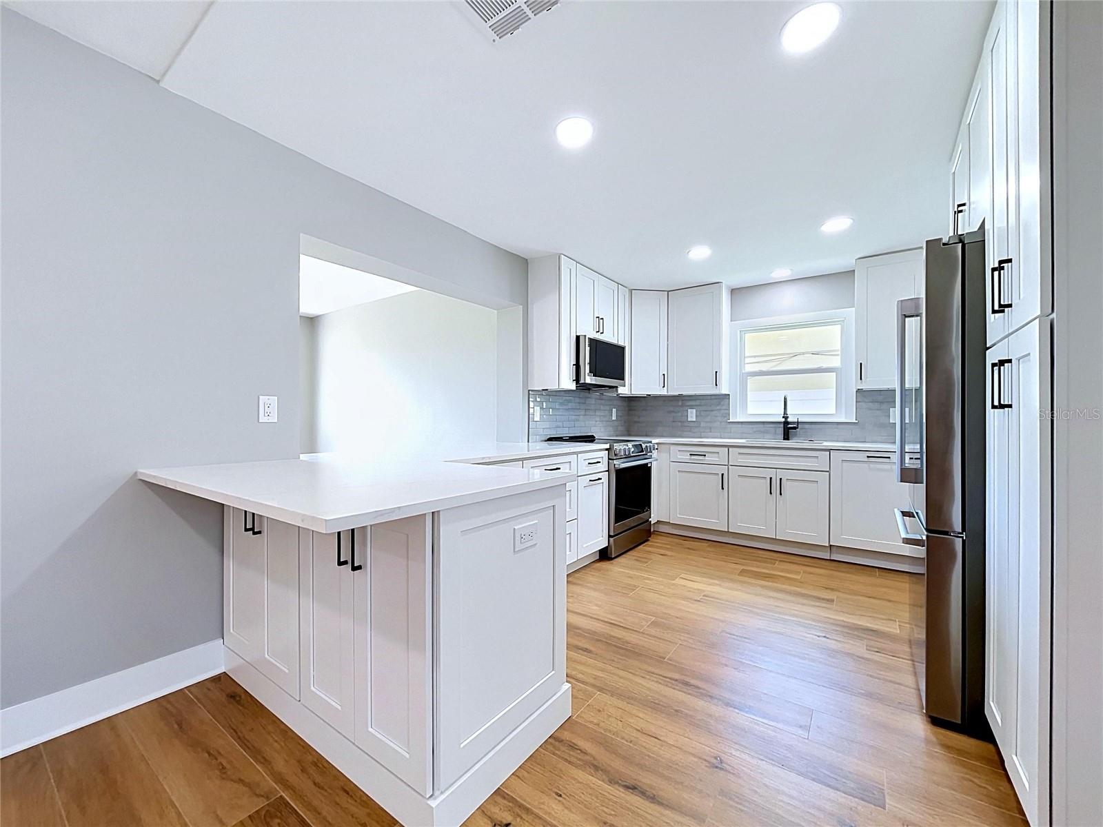BAYWOOD VILLAGE SEC 4 - Residential
