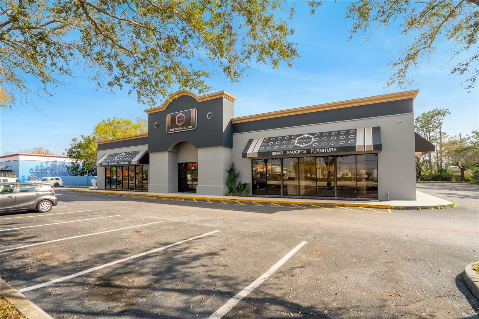 COMPLETELY RENNOVATED COMMERCIAL PROPERTY. EXTENSIVE PARKING, INREDIBLE EXPOSURE FOR YOUR BUSINESS ON ONE OF THE BUSIEST TRAFFIC ARTERIES IN THE CENTRAL FLORIDA AREA. OVER 7,200 SQFT AND SITTING ON ALMOST AN ACREA OF PROPERTY. CONTINOUS POPULATION GROWTH. THE INCOME POTENTIAL OF THIS COMMERCIAL SPACE HAS NO BOUNDS. GROWTH AND RESIDENTIAL DEVELOPMENT IN THE AREA IS CONTINUING TO SURGE DEMAND FOR GREAT LOCAL BUSINESSES OF ALL KINDS. LARGE BOX STORES SUCH AS HOME DEPOT AND AT HOME SUPERSTORE LOCATED DIRECTLY ACROSS THE STREET. A+ LOCATION! THE KITCHEN REMODEL BUSINESS WITHIN THIS BUILDING HAS THE OPTION TO BE PURCHASED SEPARATELY! THIS IS A ONE-OF-A KIND TURN KEY READY INVESTMENT OPPORTUNITY FOR YOU, DON'T MISS YOUR CHANCE. SCHEDULE YOUR SHOWING TODAY!