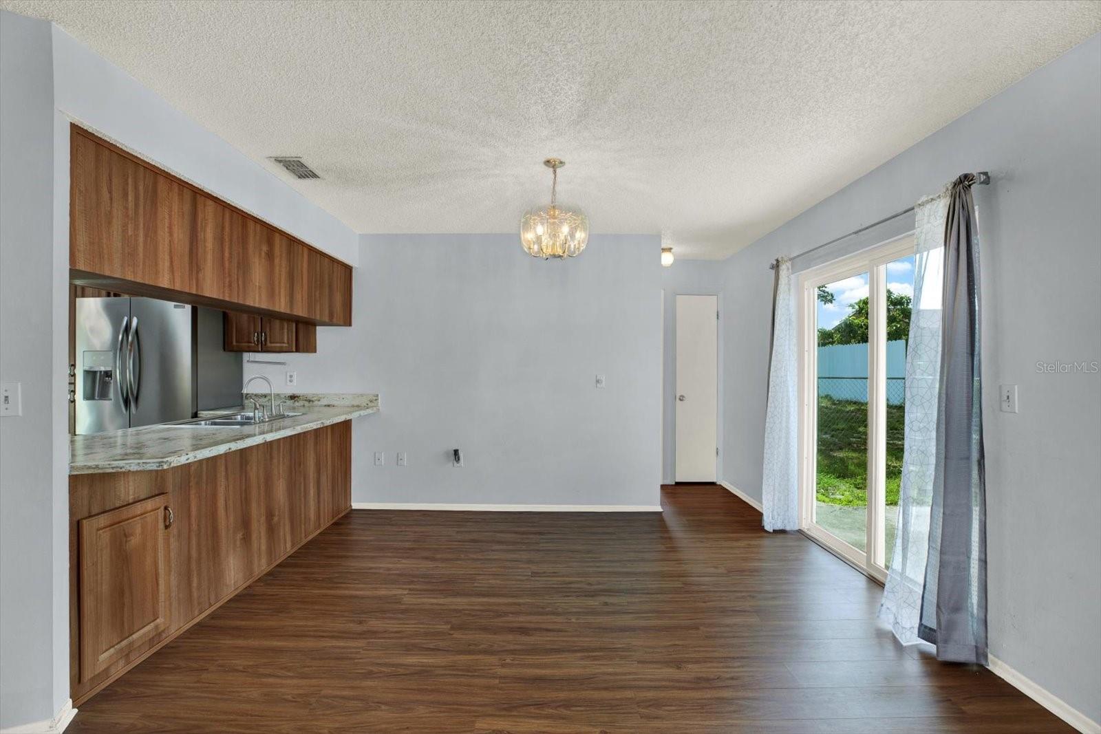THE LAKES - Residential
