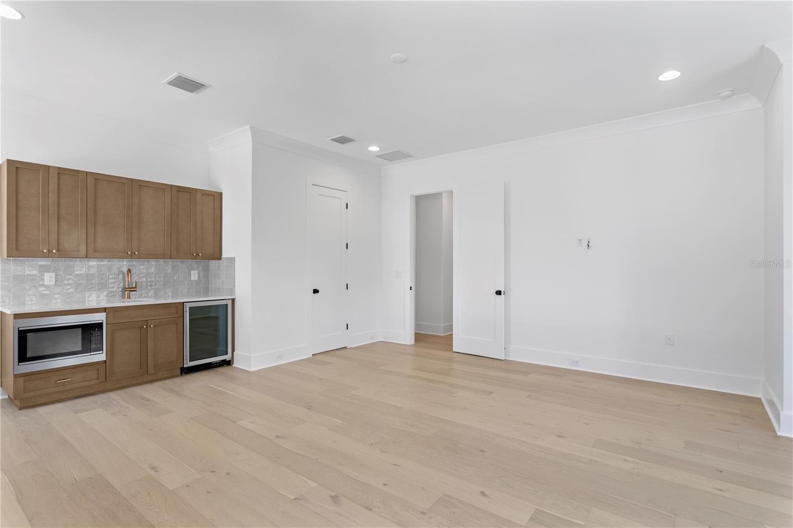 BAY VIEW ESTATES - Residential