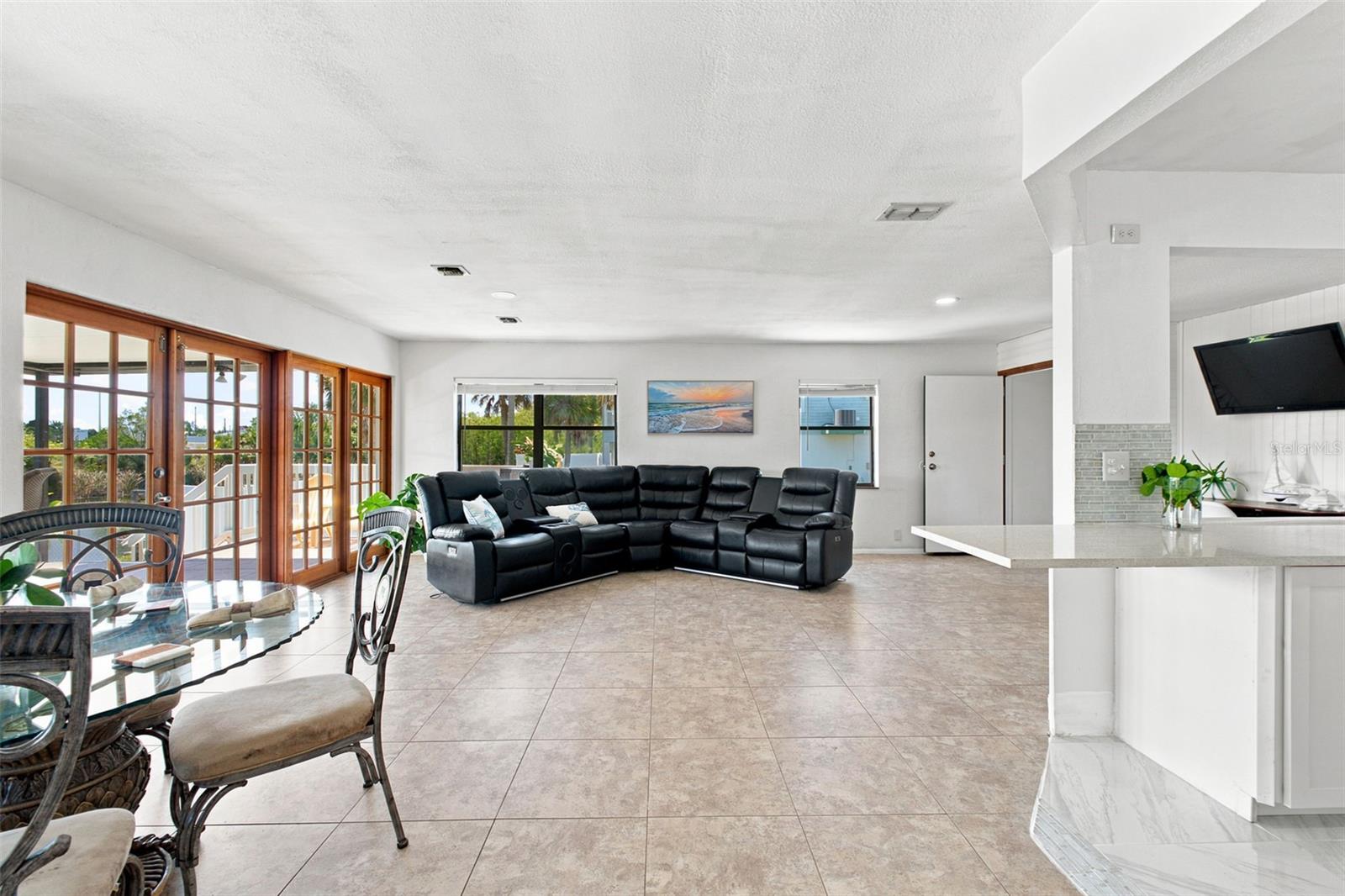 HERNANDO BEACH - Residential