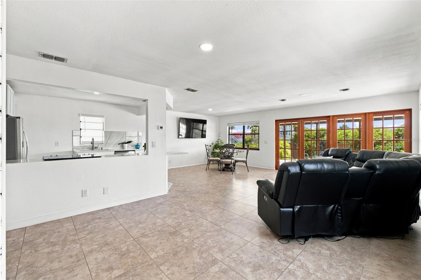HERNANDO BEACH - Residential