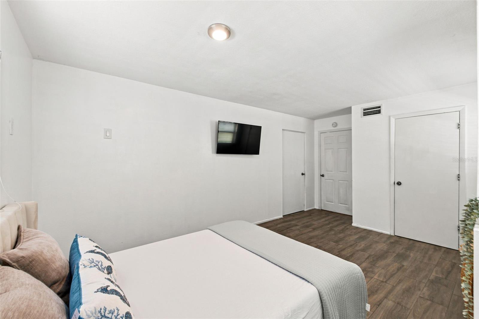 HERNANDO BEACH - Residential