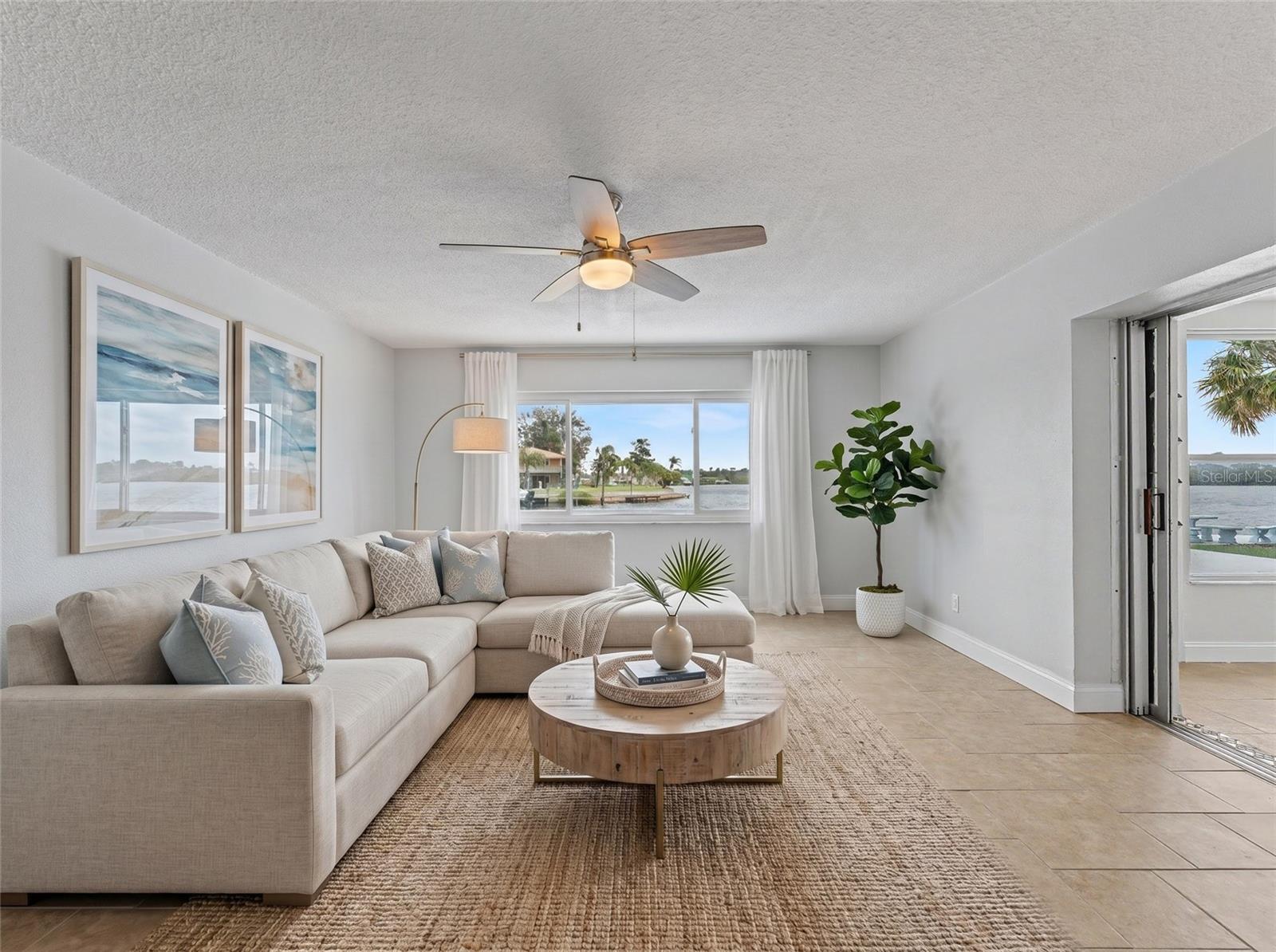 FLOR A MAR - Residential