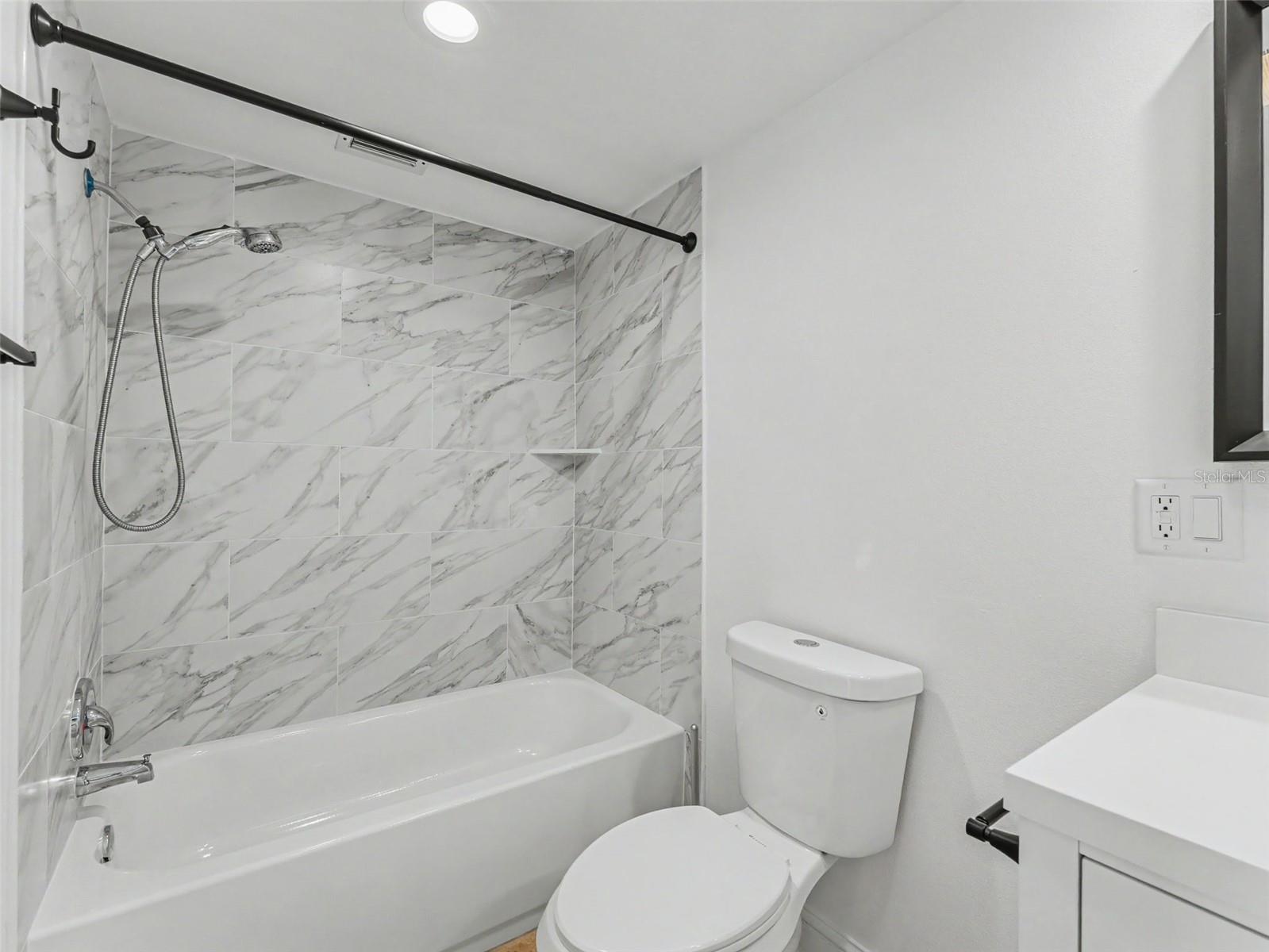 FLOR A MAR - Residential