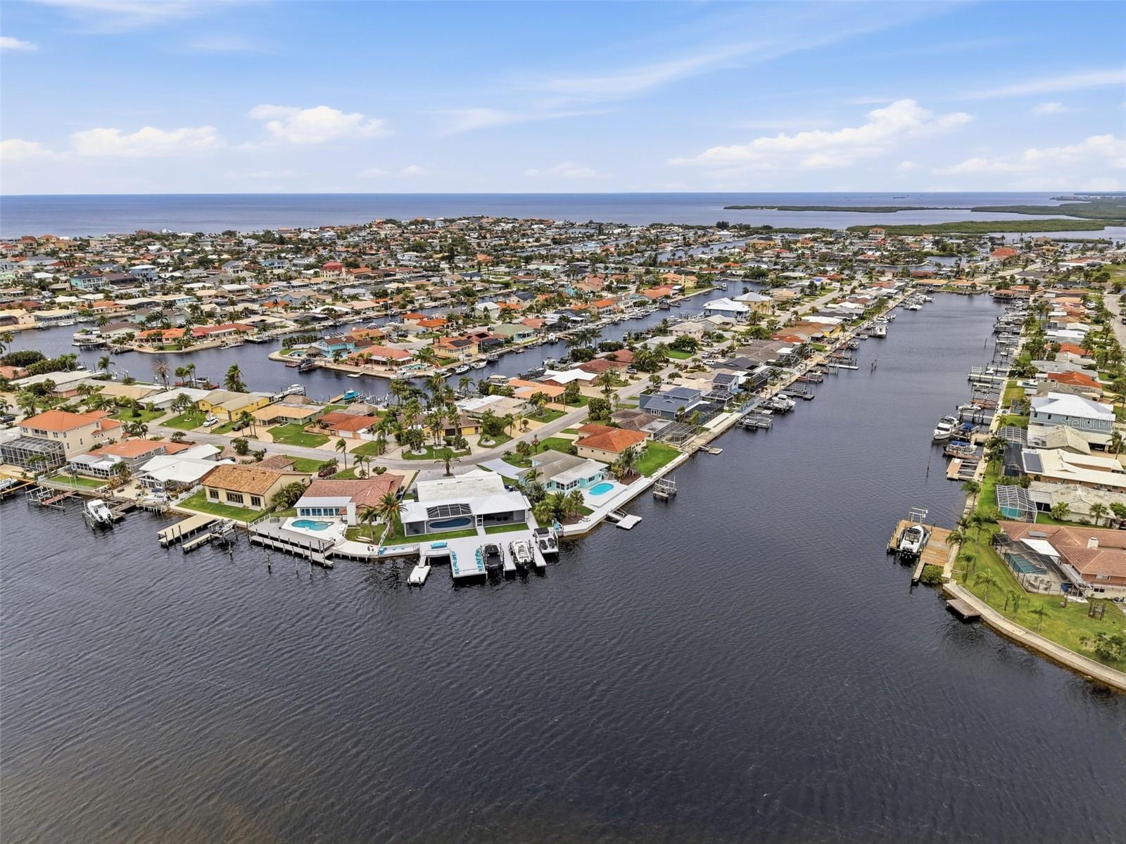 FLOR A MAR - Residential