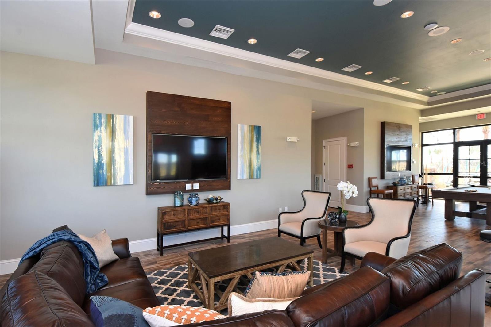 COUNTRY CLUB EAST AT LAKEWD RNCH TT - Residential