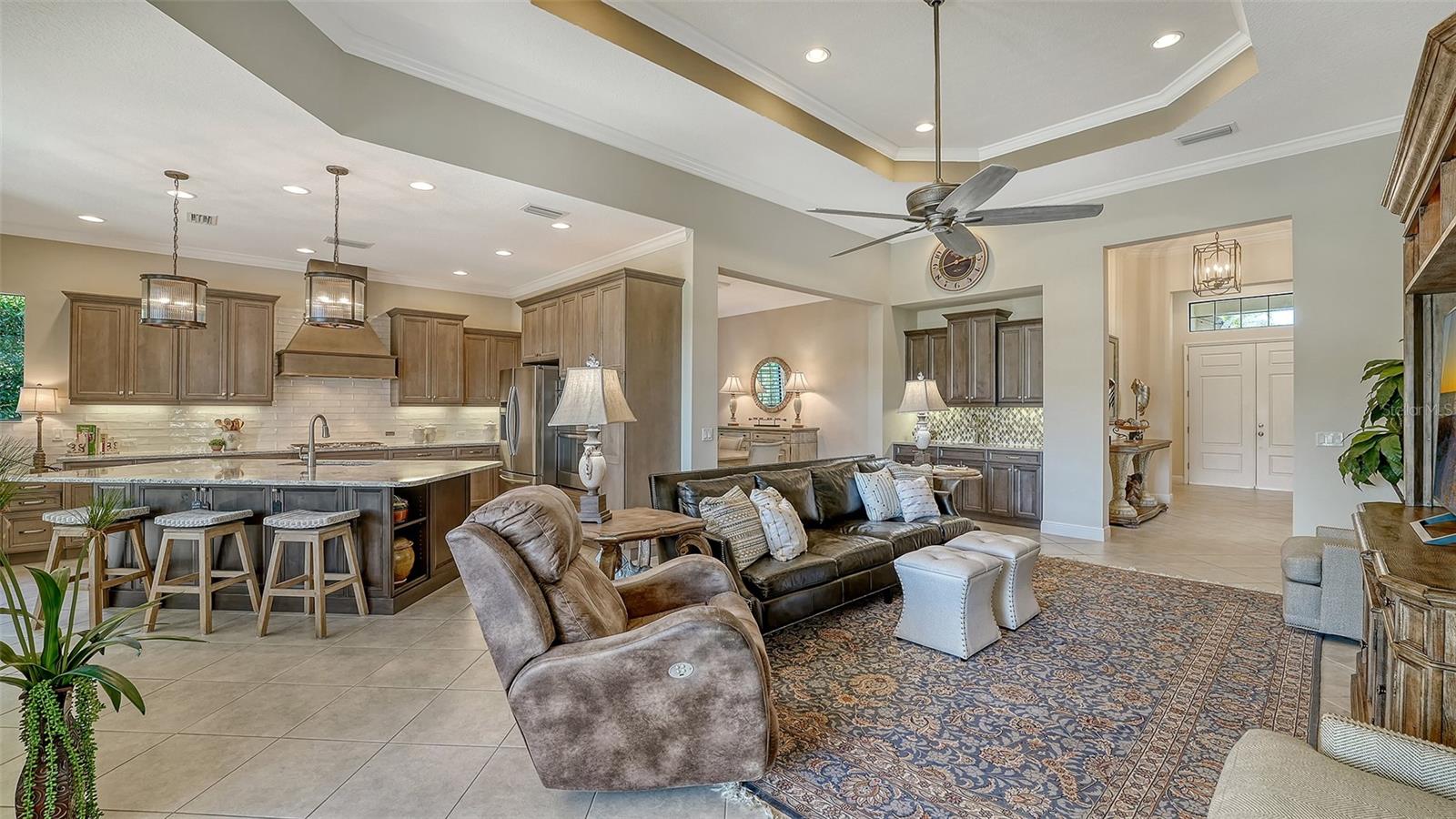 COUNTRY CLUB EAST AT LAKEWD RNCH TT - Residential