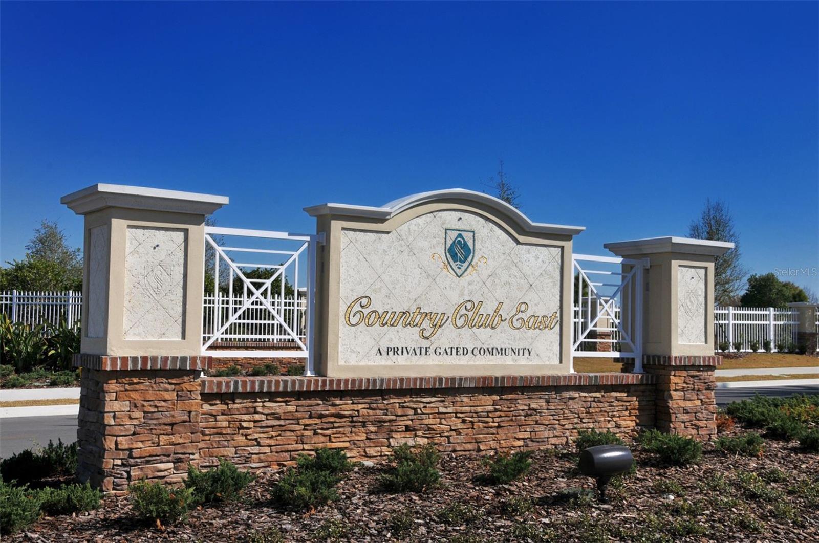 COUNTRY CLUB EAST AT LAKEWD RNCH TT - Residential