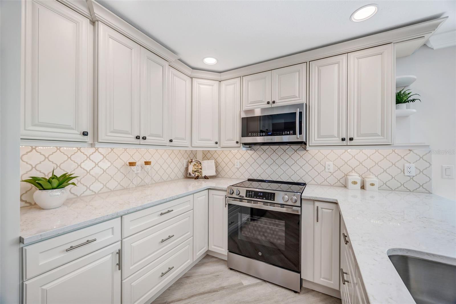 WINDRUSH COVE PH 1 CONDO - Residential