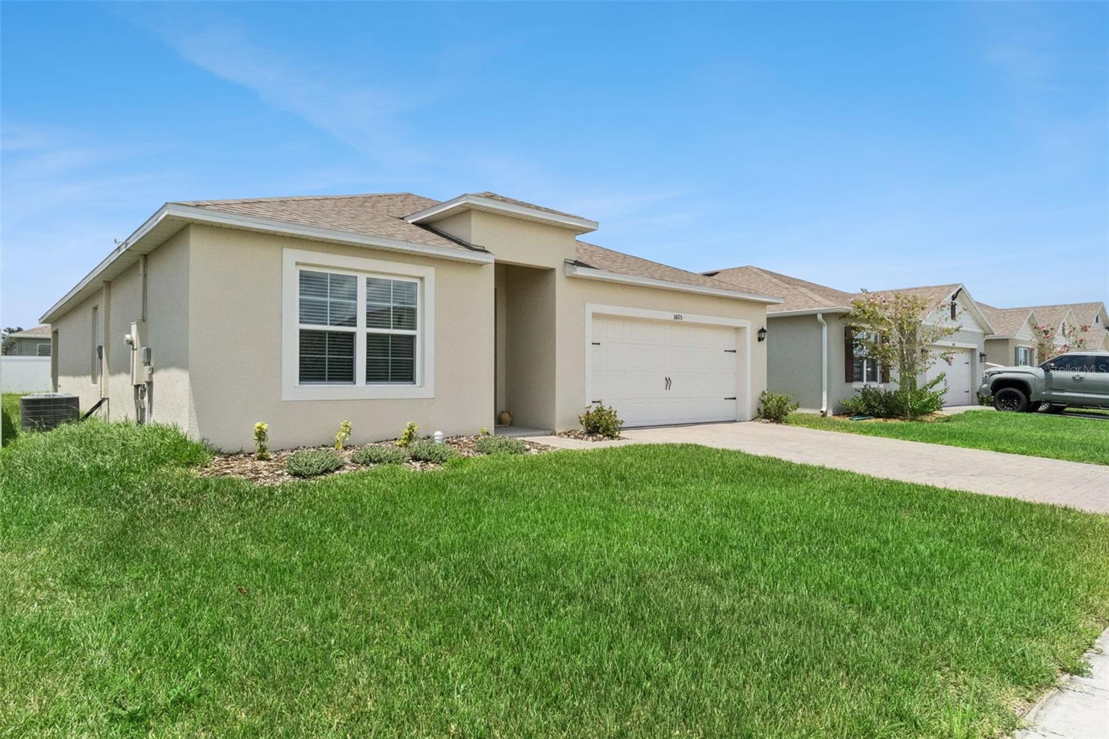 PRAIRIE OAKS - Residential