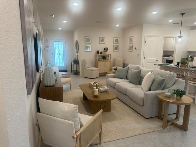 CASSIE OAKS - Residential