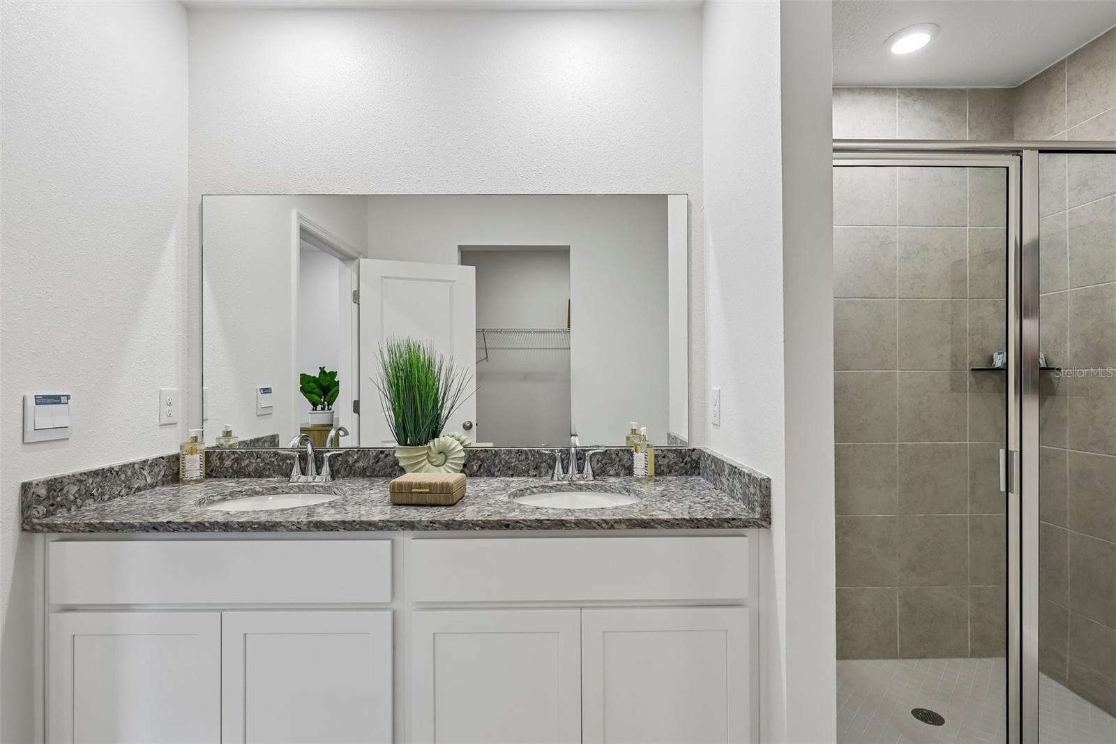 CASSIE OAKS - Residential
