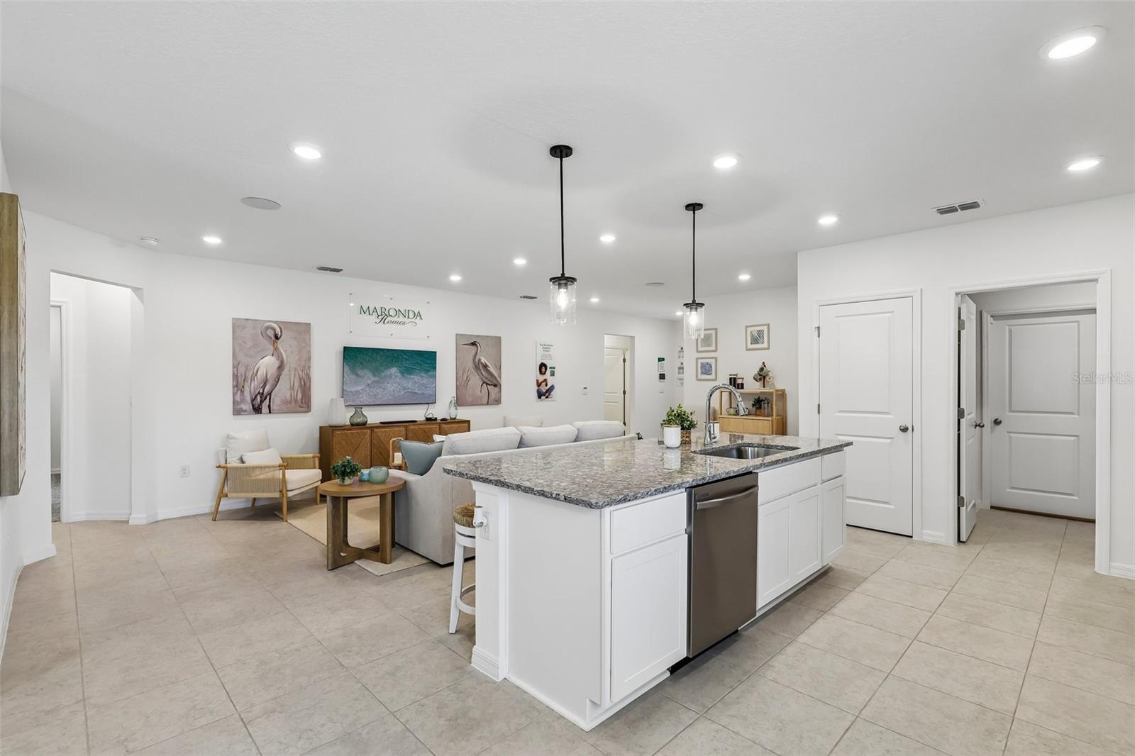 CASSIE OAKS - Residential