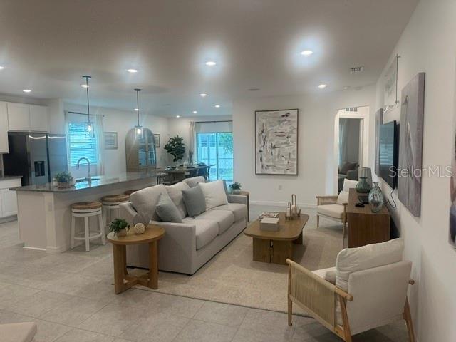 CASSIE OAKS - Residential