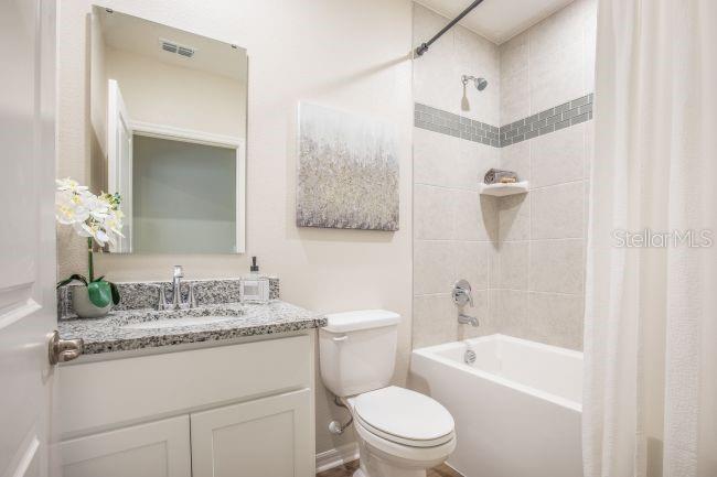 CASSIE OAKS - Residential