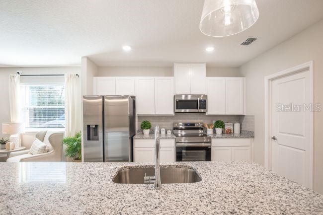 CASSIE OAKS - Residential