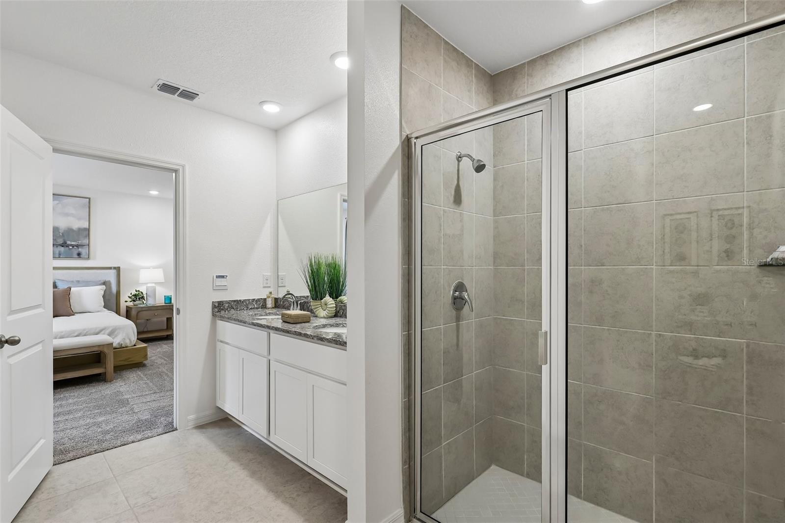 CASSIE OAKS - Residential