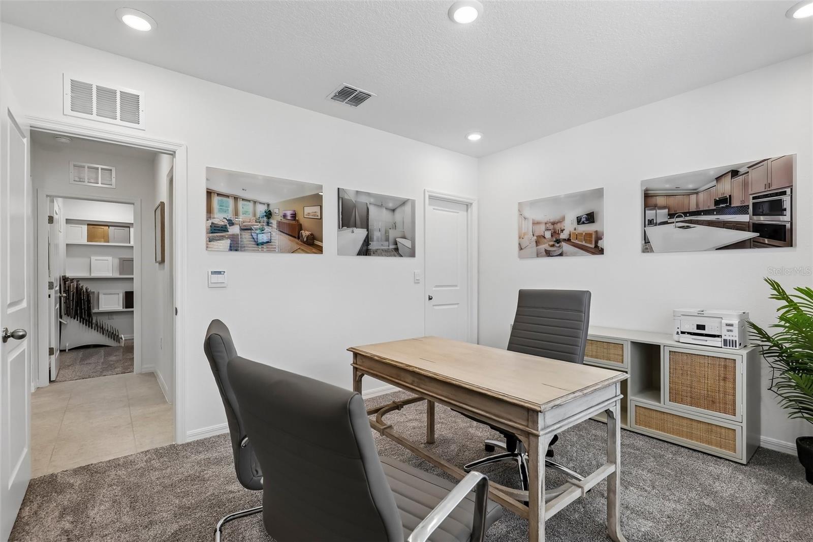 CASSIE OAKS - Residential
